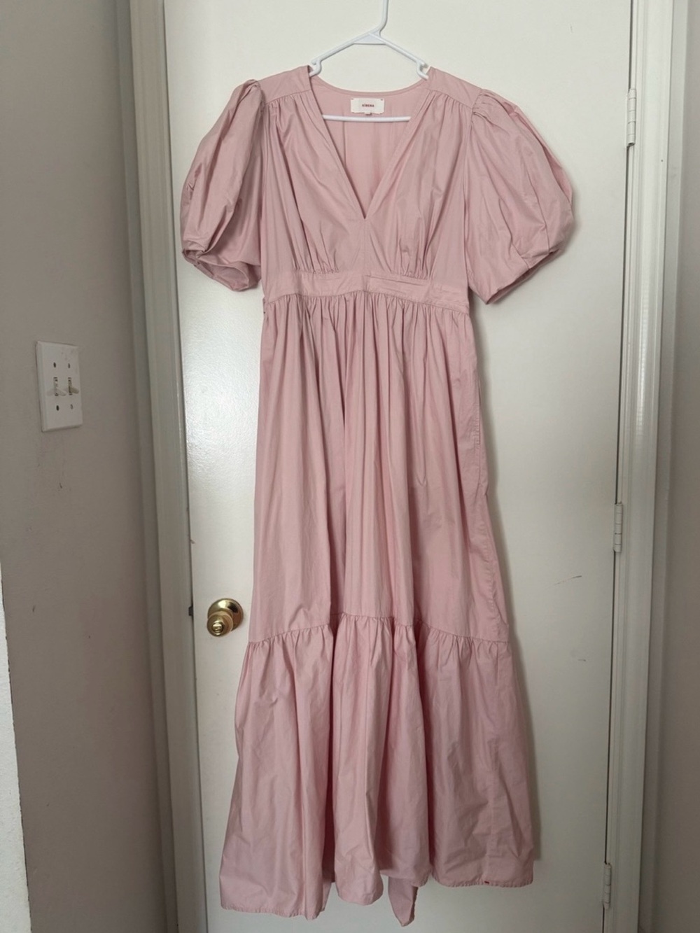 XiRENA Blush Puff-Sleeve V-Neck Maxi Dress